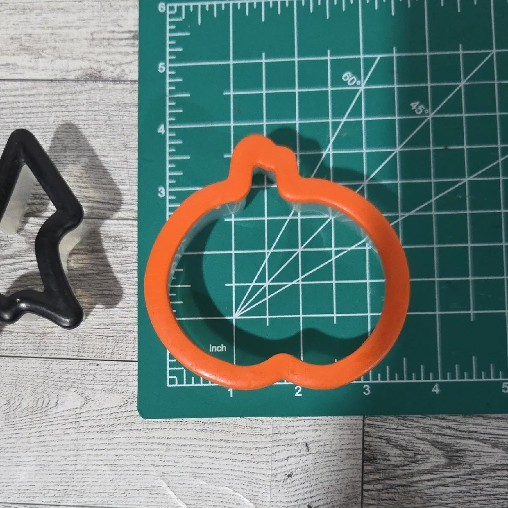 Wilton Grippy Halloween Cookie Cutter Set